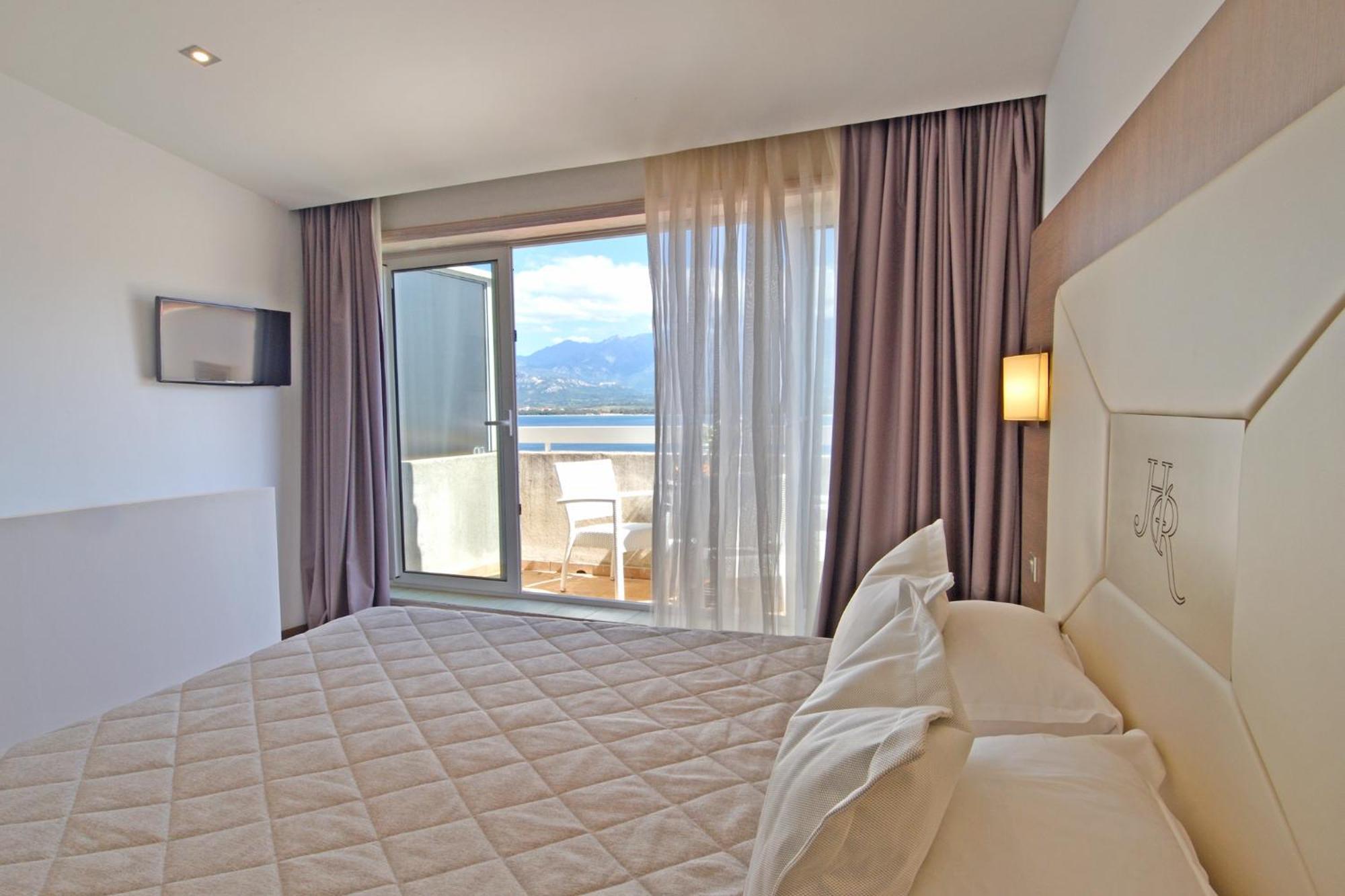 Hotel Le Rocher Calvi  Exteriör bild