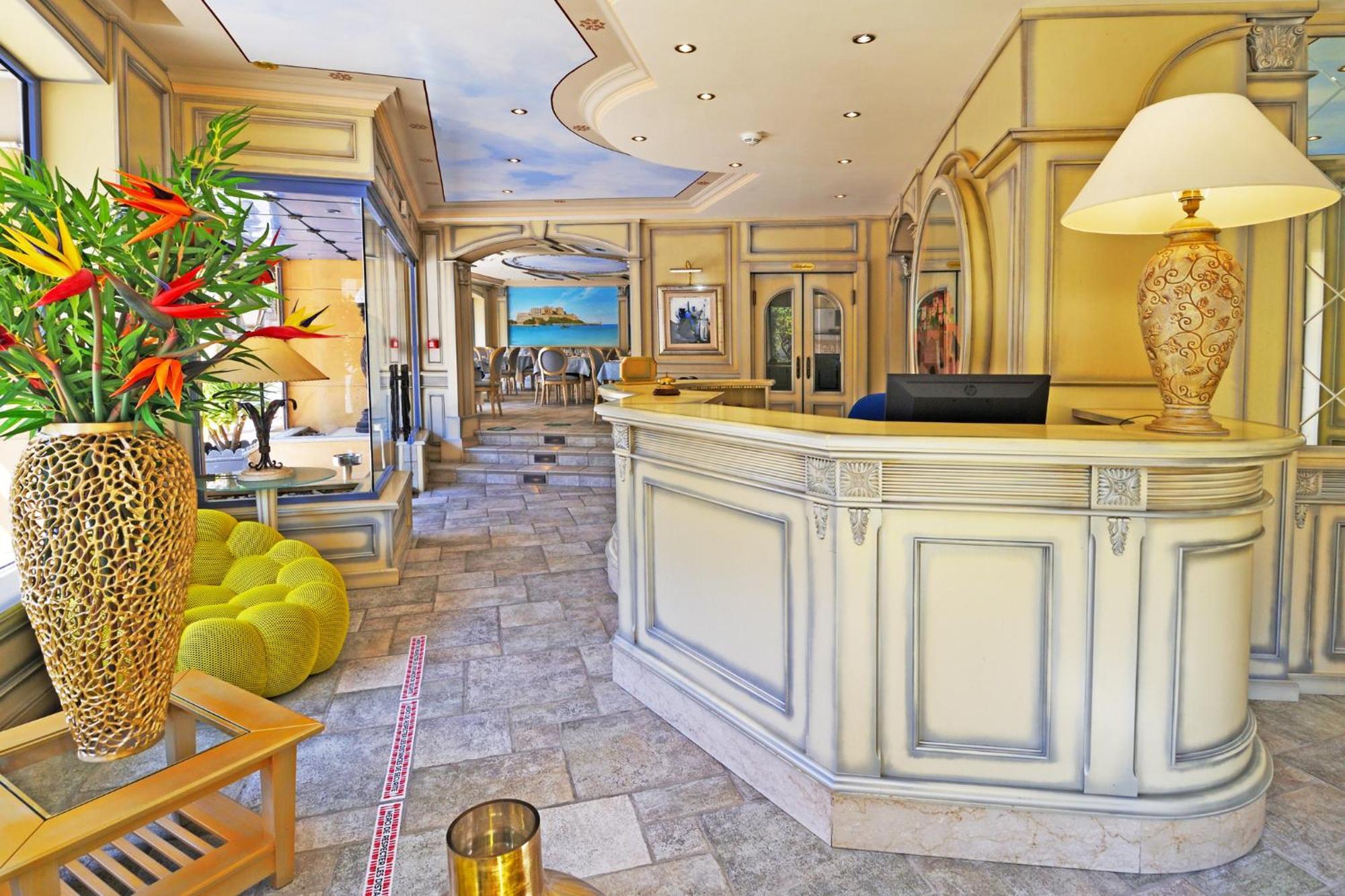 Hotel Le Rocher Calvi  Exteriör bild
