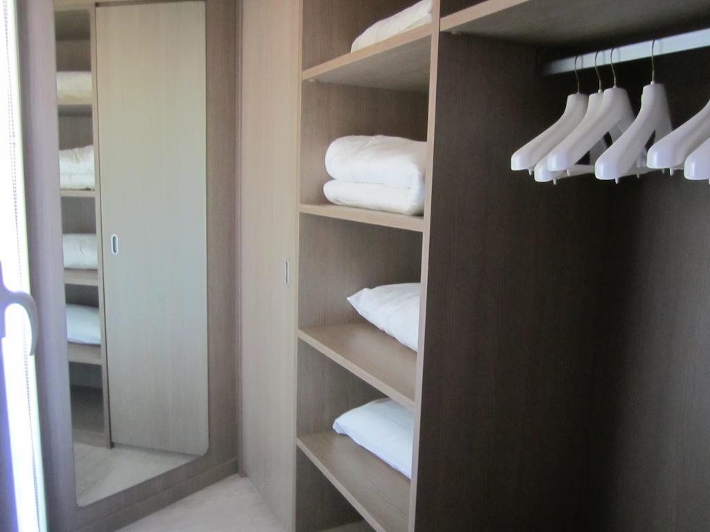 Hotel Le Rocher Calvi  Rum bild